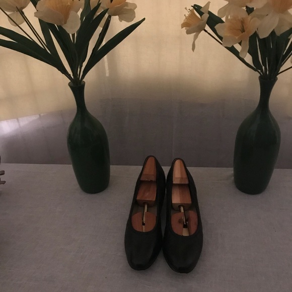 💞Naturalized black slip on loafers - Picture 6 of 7
